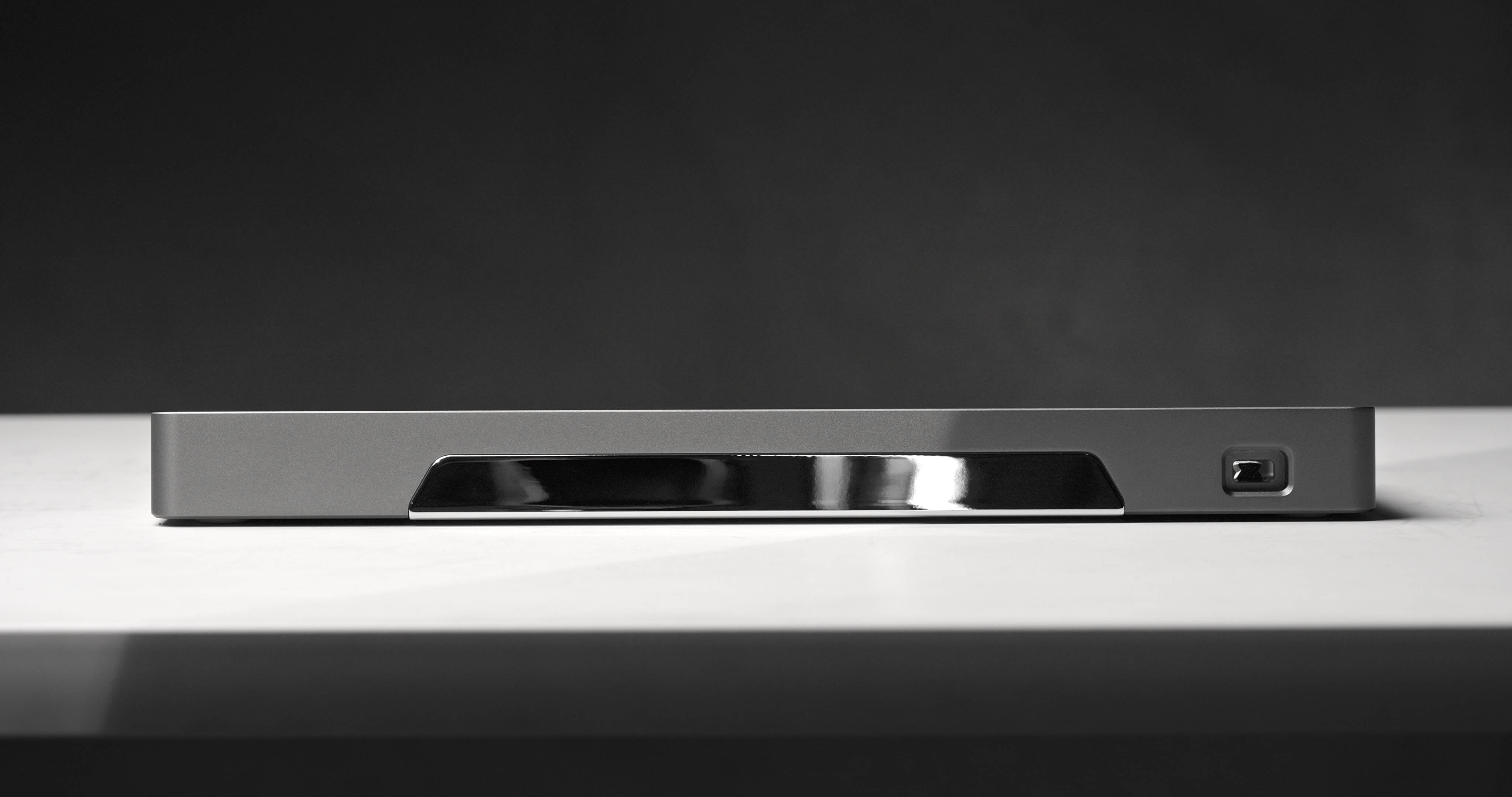 Backside of the Optimum case with chrome accent piece