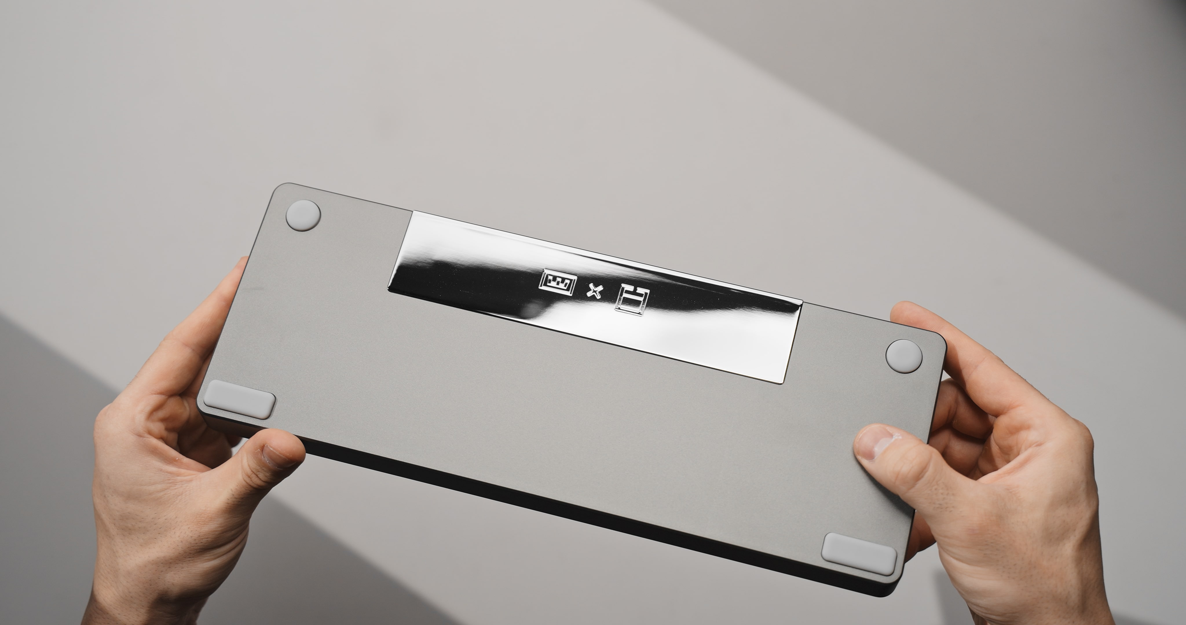 Optimum case accent piece bottom